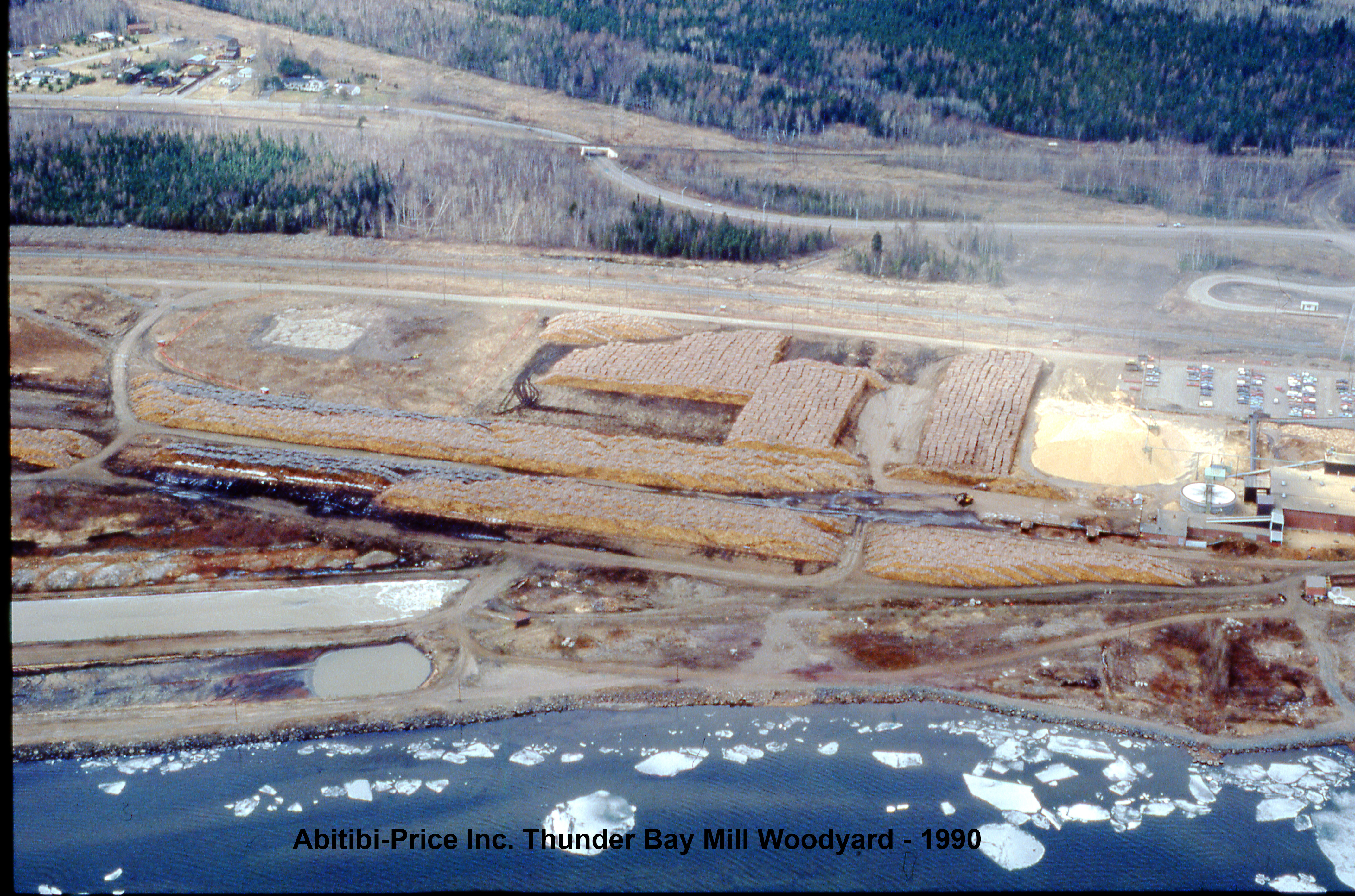 Abitibi-Price Thunder Bay Mill wood yard, 1990   4